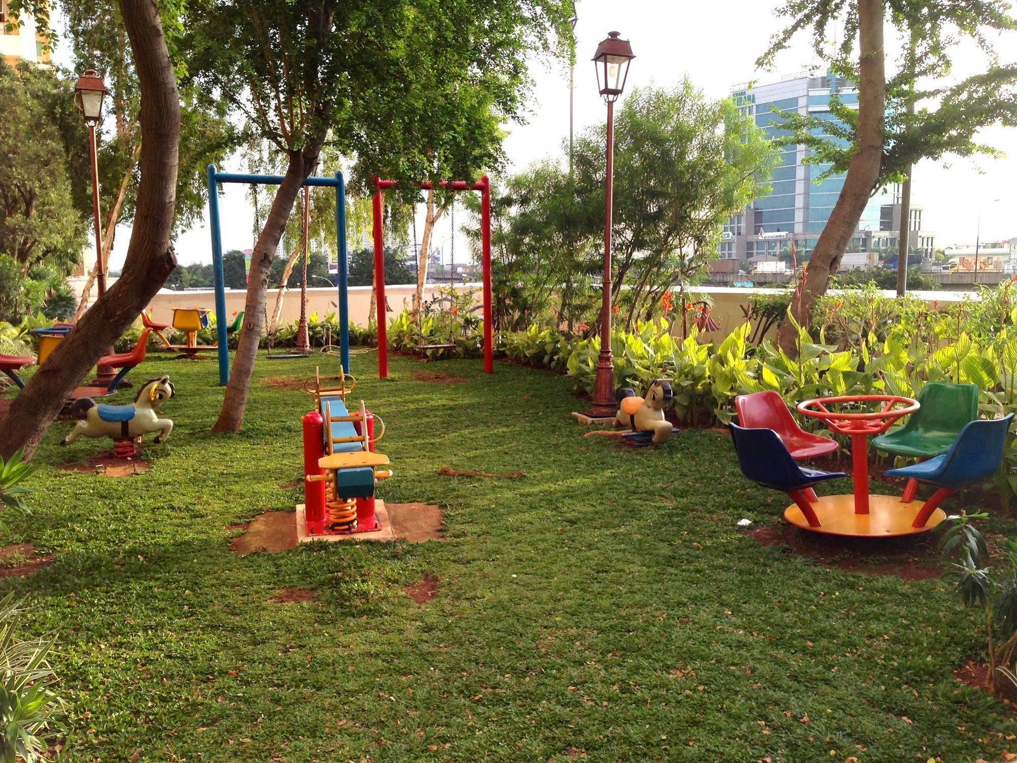 Ravarine Suite Apartment Jakarta Eksteriør billede